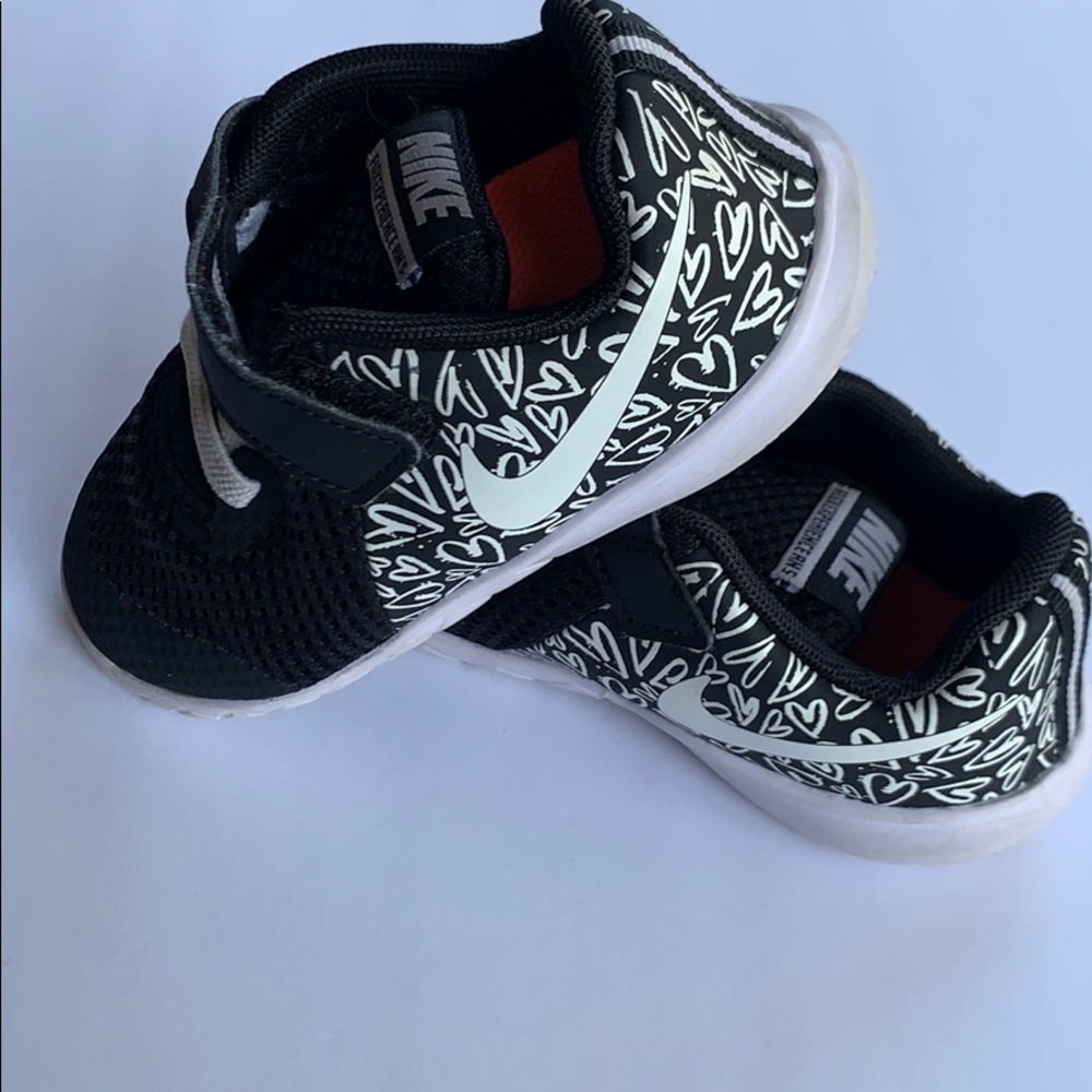 Black and White Nike heart shoes